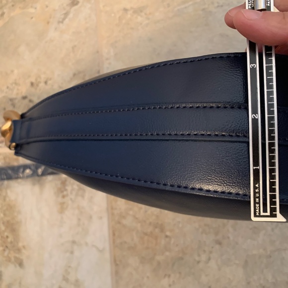 NWT French Connection Moritz Hobo Vegan Leather Shoulder Bag textured Navy blue - Picture 4 of 9